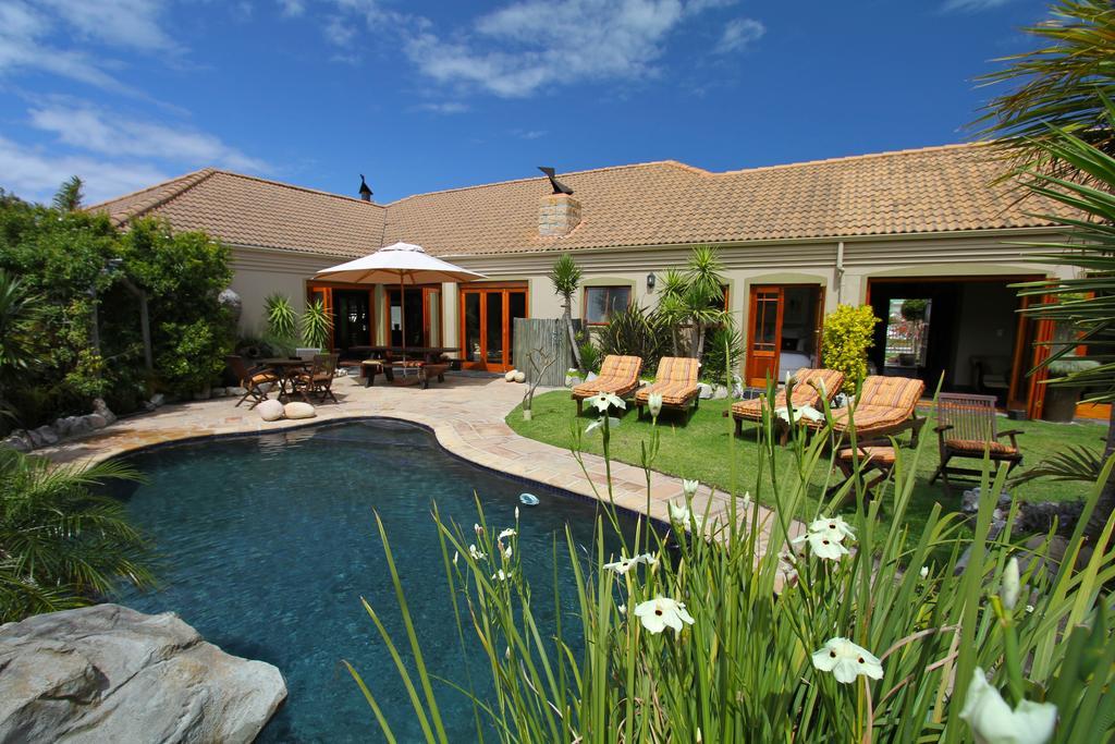 Villachad Guesthouse Kleinmond Exteriör bild